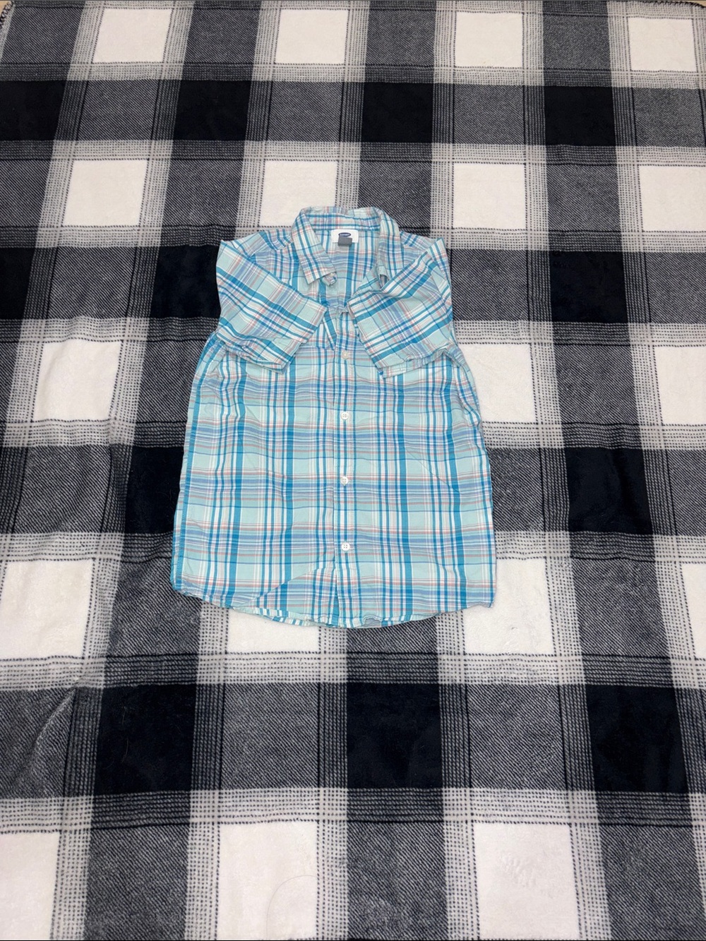Old Navy Light Blue & White Plaid Short-Sleeve Button-Down Shirt